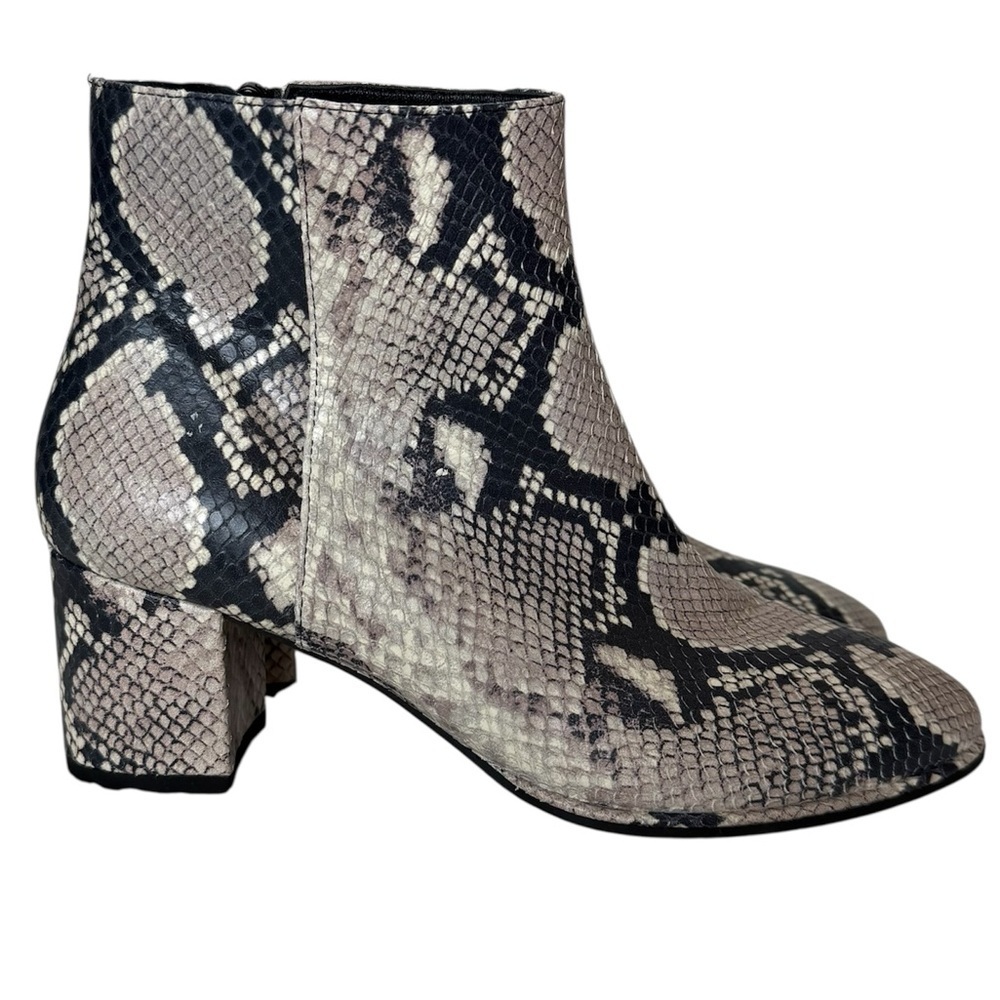 Stuart Weitzman Nell Snake Skin Bootie Size 7